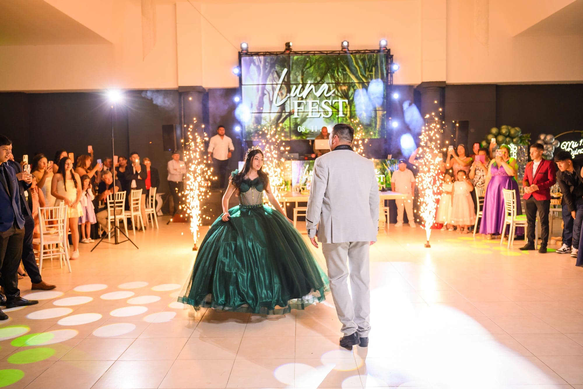 Fiesta de 15 años con efectos especiales de Santucho Eventos