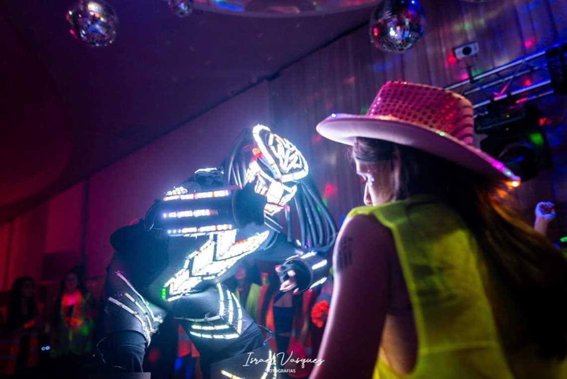 Robot led en fiesta de cumpleaños