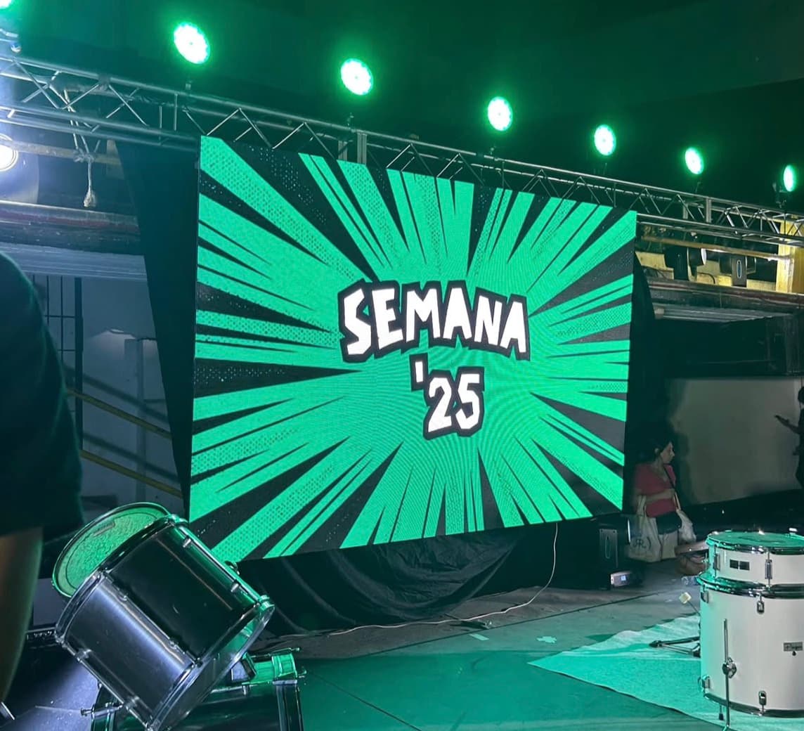 Pantalla LED durante un evento producido por Santucho Eventos